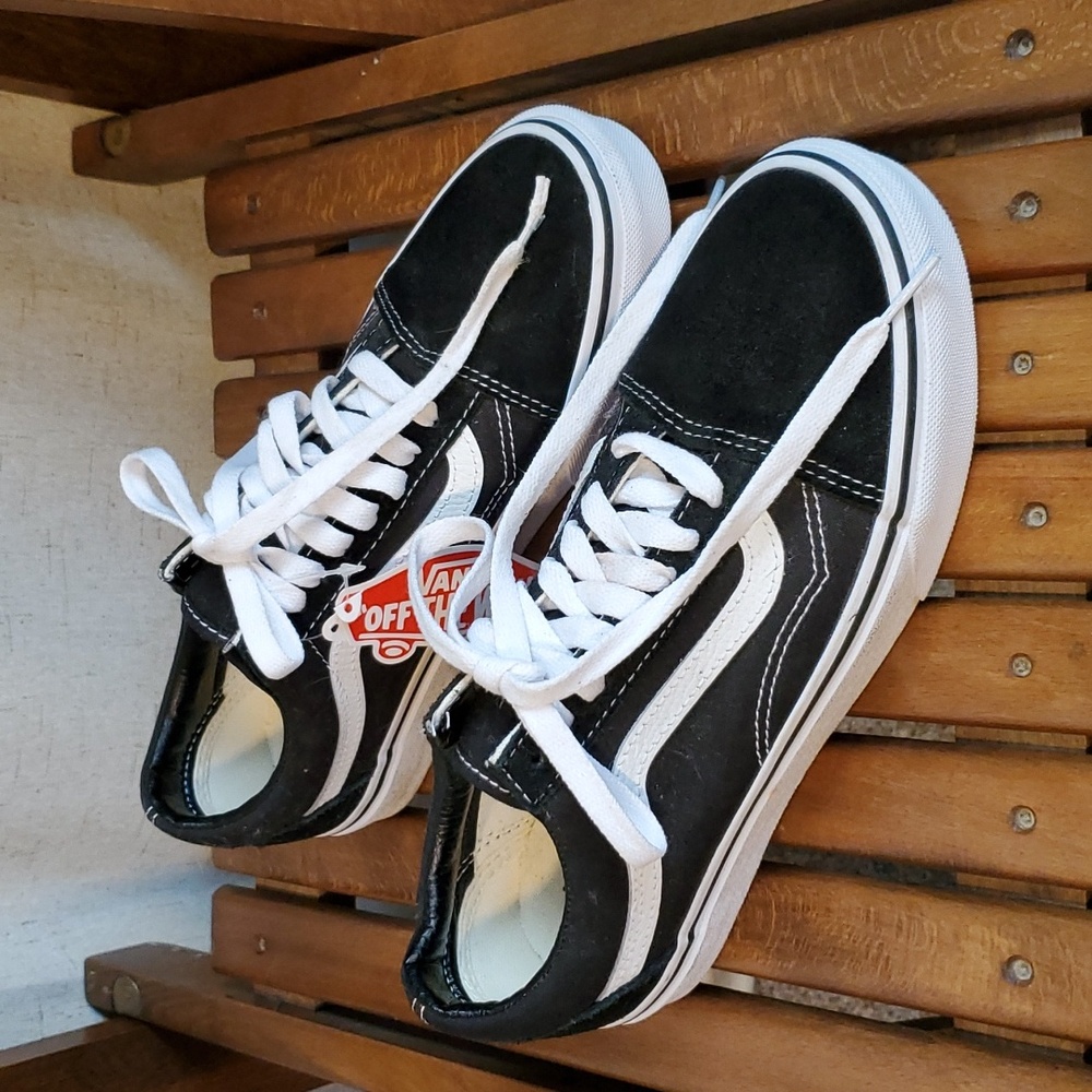 NWT VANS Black and White Old Skool Skate Shoes